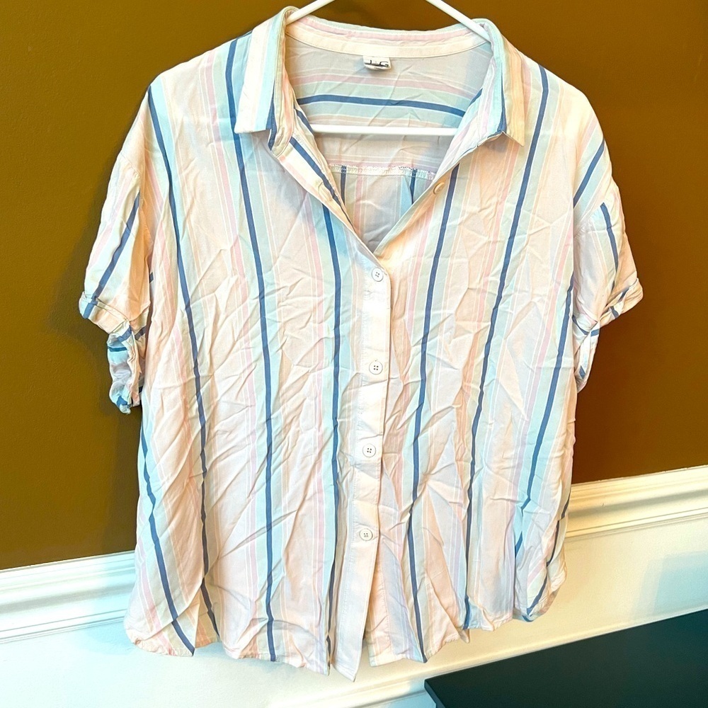 Jasmine + Ginger Striped Collared Short Sleeve Button Down Shirt Size Large - Picture 2 of 5